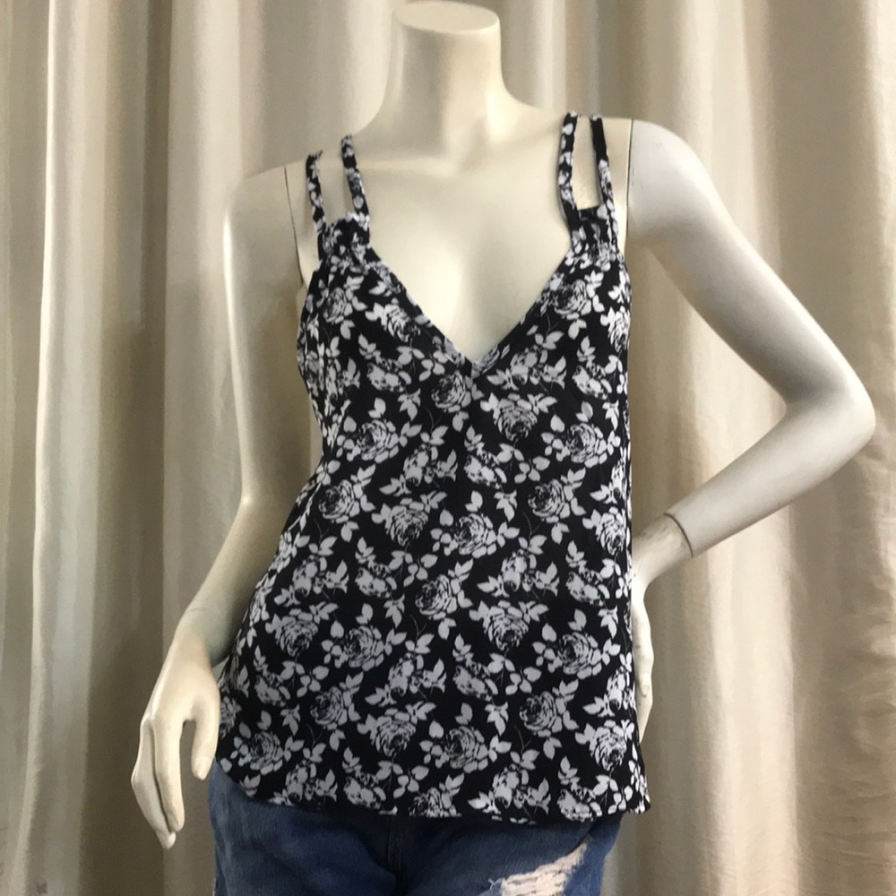 🧚‍♀️Black tank top floral summer cross back NWOT